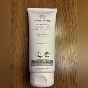 Energizing Natural Body Scrub - White